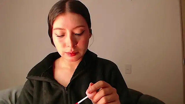 Snapshot of -Ivonny- chatting on December 2025 09:00:01 PM -Ivonny- online show from December 2025 09:00:01 PM