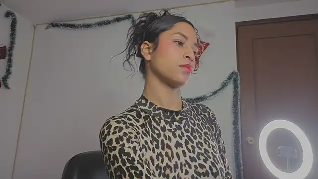 Snapshot of MarillynMorgan chatting on December 2025 03:10:01 PM MarillynMorgan online show from December 2025 03:10:01 PM