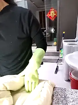 Snapshot of mimi2052 chatting on December 2025 12:59:02 AM mimi2052 online show from December 2025 12:59:02 AM