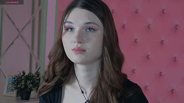 Snapshot of CrystalBrooks chatting on December 2025 07:53:02 PM CrystalBrooks online show from December 2025 07:53:02 PM