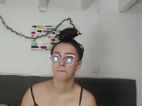 abigail smith15 online show from April 2026 07:15:01 PM