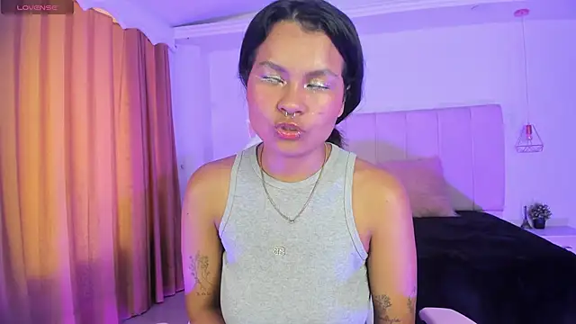 Snapshot of CloeEvans0 chatting on December 2025 07:55:01 PM CloeEvans0 online show from December 2025 07:55:01 PM