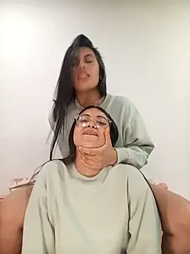 Snapshot of Violett__Rose chatting on December 2025 02:08:02 AM Violett Rose online show from December 2025 02:08:02 AM