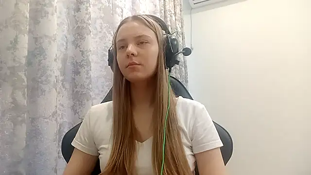 CrackShirker online show from December 2025 06:09:01 AM