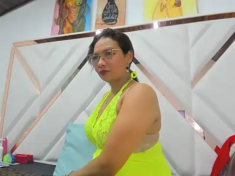 Valeria gil  online show from December 2025 11:36:02 PM