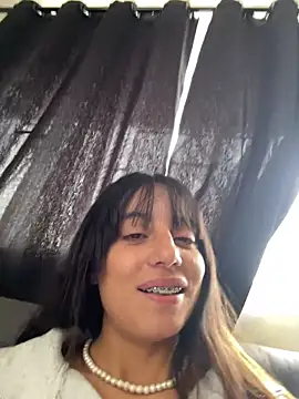 Mia fiire online show from February 2026 07:11:01 PM