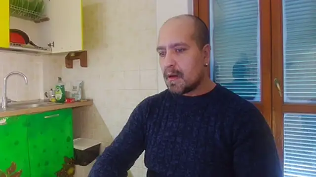 Snapshot of AMIRDIB2025 chatting on December 2025 02:00:02 PM AMIRDIB2025 online show from December 2025 02:00:02 PM