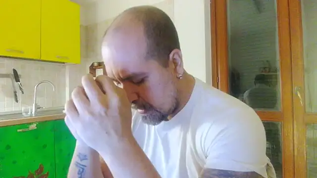 Snapshot of AMIRDIB2025 chatting on December 2025 06:03:02 PM AMIRDIB2025 online show from December 2025 06:03:02 PM