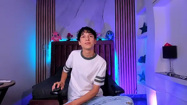 SthepanodiMonaco online show from January 2026 07:27:01 PM