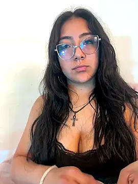 Snapshot of Dafne_se chatting on December 2025 01:44:01 AM Dafne se online show from December 2025 01:44:01 AM