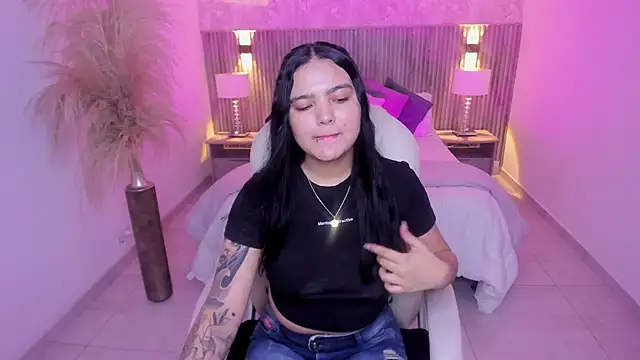 Allyson brown  online show from December 2025 08:02:02 PM