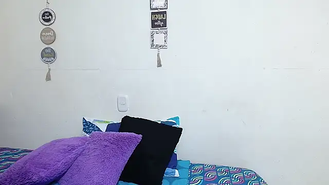 Snapshot of rose_towers4 chatting on January 2026 09:40:02 PM rose towers4 online show from January 2026 09:40:02 PM