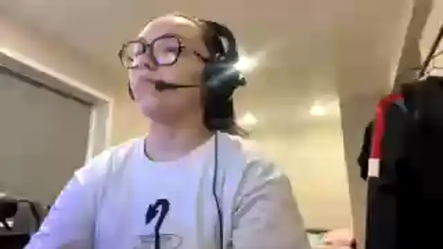 KerriMcbreen online show from December 2025 03:14:02 AM