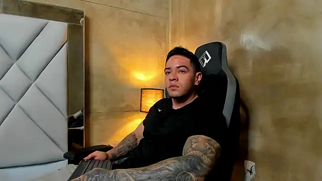 maddox santana online show from December 2025 05:13:01 AM