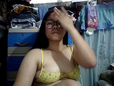 Snapshot of xxdreamgirl69 chatting on April 2026 04:46:01 AM xxdreamgirl69 online show from April 2026 04:46:01 AM