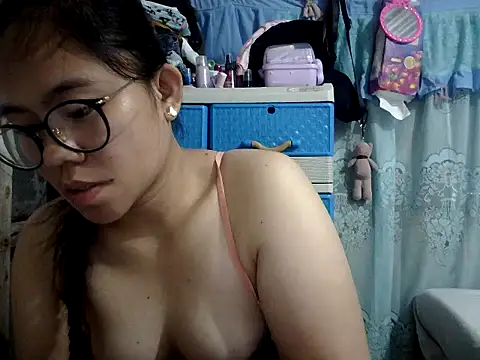 Snapshot of xxdreamgirl69 chatting on April 2026 06:30:01 AM xxdreamgirl69 online show from April 2026 06:30:01 AM