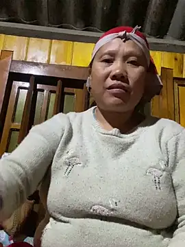 Snapshot of LeoPet2x chatting on December 2025 01:42:01 PM LeoPet2x online show from December 2025 01:42:01 PM