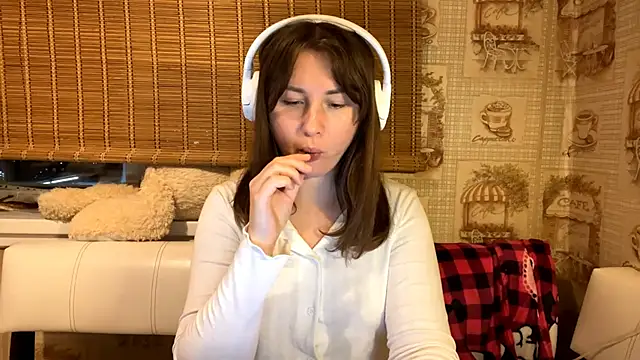 Snapshot of Tessa_Muse chatting on December 2025 03:20:01 PM Tessa Muse online show from December 2025 03:20:01 PM