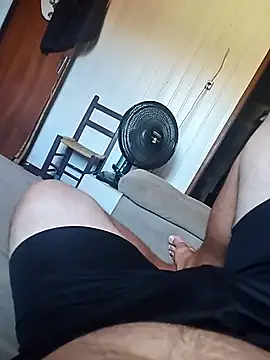 Snapshot of Tenenterodrigo chatting on December 2025 04:48:02 PM Tenenterodrigo online show from December 2025 04:48:02 PM