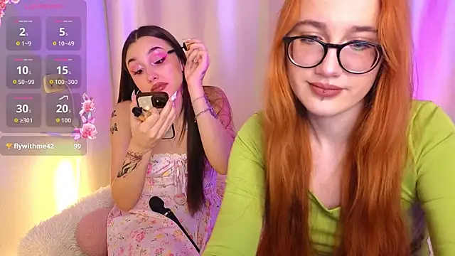 sunny luna online show from November 2025 05:06:02 PM