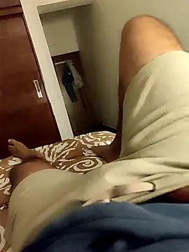 Snapshot of mrwhoti chatting on March 2026 06:43:01 PM mrwhoti online show from March 2026 06:43:01 PM