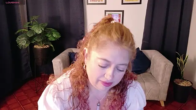 MilfArlet online show from January 2026 01:28:02 PM