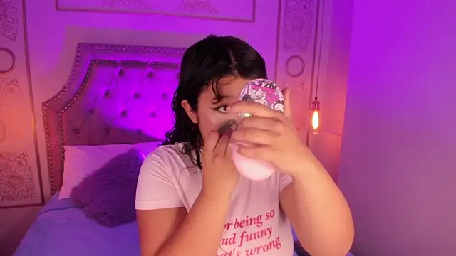 Snapshot of honny_blaice chatting on December 2025 12:14:01 PM honny blaice online show from December 2025 12:14:01 PM