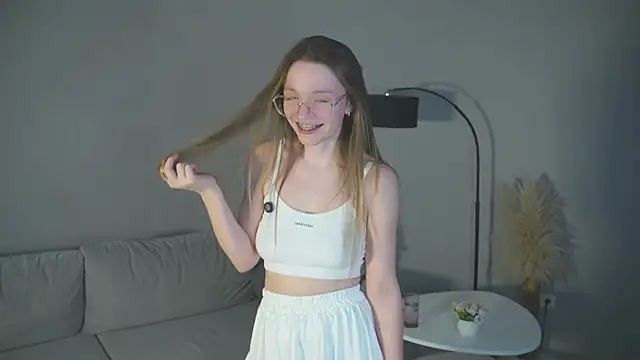 Snapshot of JaleesaIser chatting on December 2025 08:19:02 AM JaleesaIser online show from December 2025 08:19:02 AM