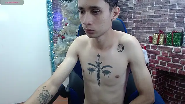 LucassSmith11 online show from December 2025 12:23:02 PM