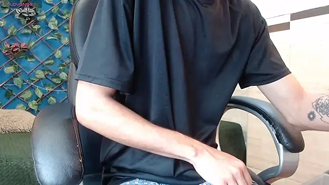 LucassSmith11 online show from January 2026 12:00:01 PM