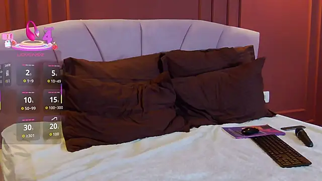 Snapshot of OliviaMazee chatting on November 2025 07:28:01 PM OliviaMazee online show from November 2025 07:28:01 PM