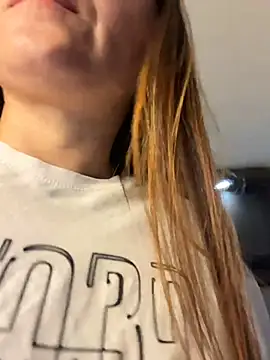 RosaliaVicky online show from December 2025 06:08:02 AM