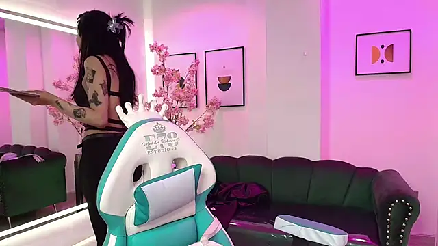 myla evans online show from December 2025 12:36:02 PM