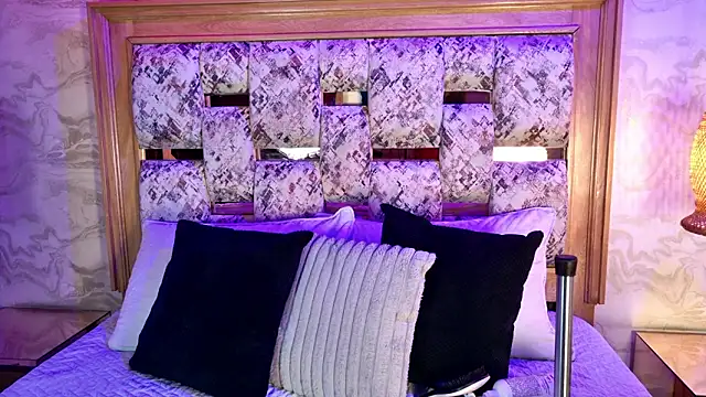 emily dempsey online show from February 2026 07:21:01 PM