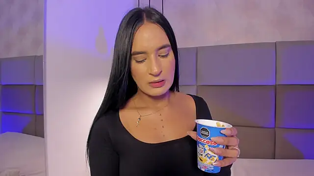 Snapshot of Emily_luve chatting on January 2026 04:54:02 PM Emily luve online show from January 2026 04:54:02 PM