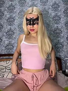 s4rah online show from May 2026 07:32:02 PM