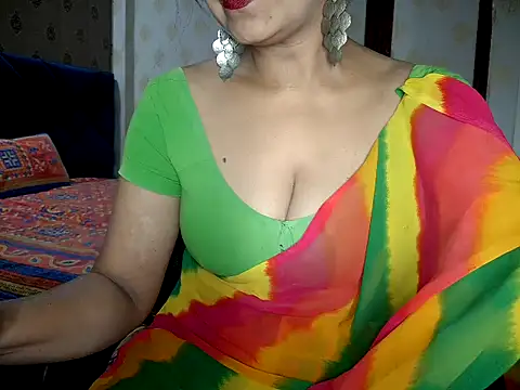 Snapshot of Hotronita123 chatting on June 2026 05:37:01 PM Hotronita123 online show from June 2026 05:37:01 PM
