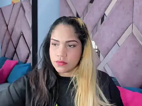 Faehlis   online show from December 2025 04:20:03 AM