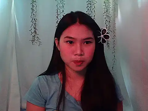 Snapshot of Allysonxx05 chatting on December 2025 05:12:02 AM Allysonxx05 online show from December 2025 05:12:02 AM