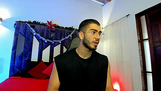 Franco banderas online show from December 2025 03:21:01 PM