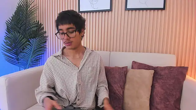 Snapshot of Antonio_rowan chatting on December 2025 01:42:01 PM Antonio rowan online show from December 2025 01:42:01 PM