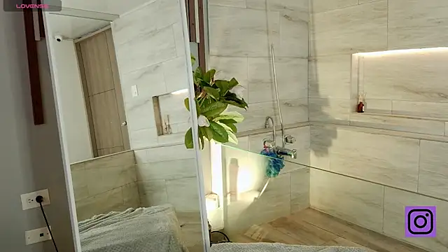 Mylarossi online show from May 2026 07:43:01 PM