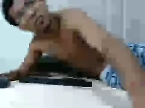 BobbyHot 4u online show from December 2025 12:54:01 PM