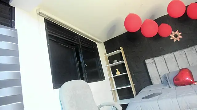 Snapshot of Cherrybombs_ chatting on April 2026 03:44:01 AM Cherrybombs online show from April 2026 03:44:01 AM