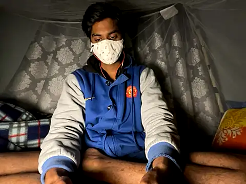 Snapshot of hunterboy2001 chatting on December 2025 04:34:02 PM hunterboy2001 online show from December 2025 04:34:02 PM