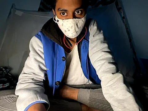 Snapshot of hunterboy2001 chatting on December 2025 09:29:02 AM hunterboy2001 online show from December 2025 09:29:02 AM