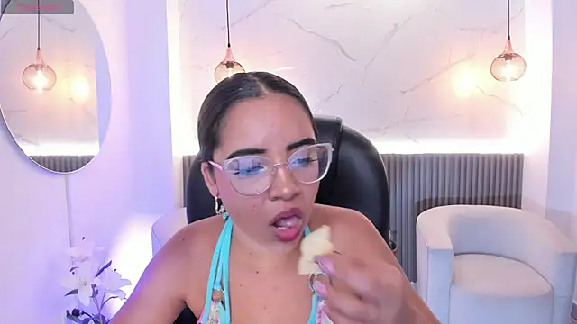 alana martiins online show from May 2026 07:44:02 PM
