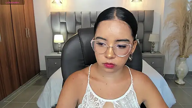 alana martiins online show from July 2026 06:56:02 PM