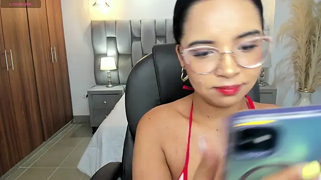alana martiins online show from July 2026 07:16:02 PM