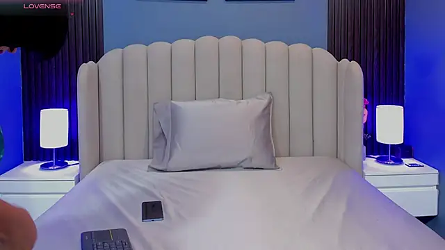 Snapshot of Miia_cute18 chatting on December 2025 12:25:02 PM Miia cute18 online show from December 2025 12:25:02 PM